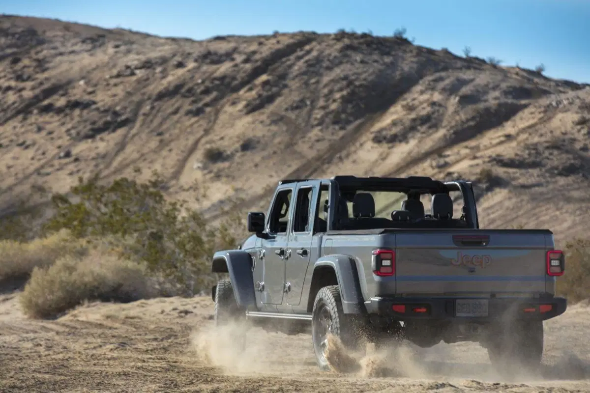 Jeep Gladiator Mojave, la pick-up si fa estrema (14)