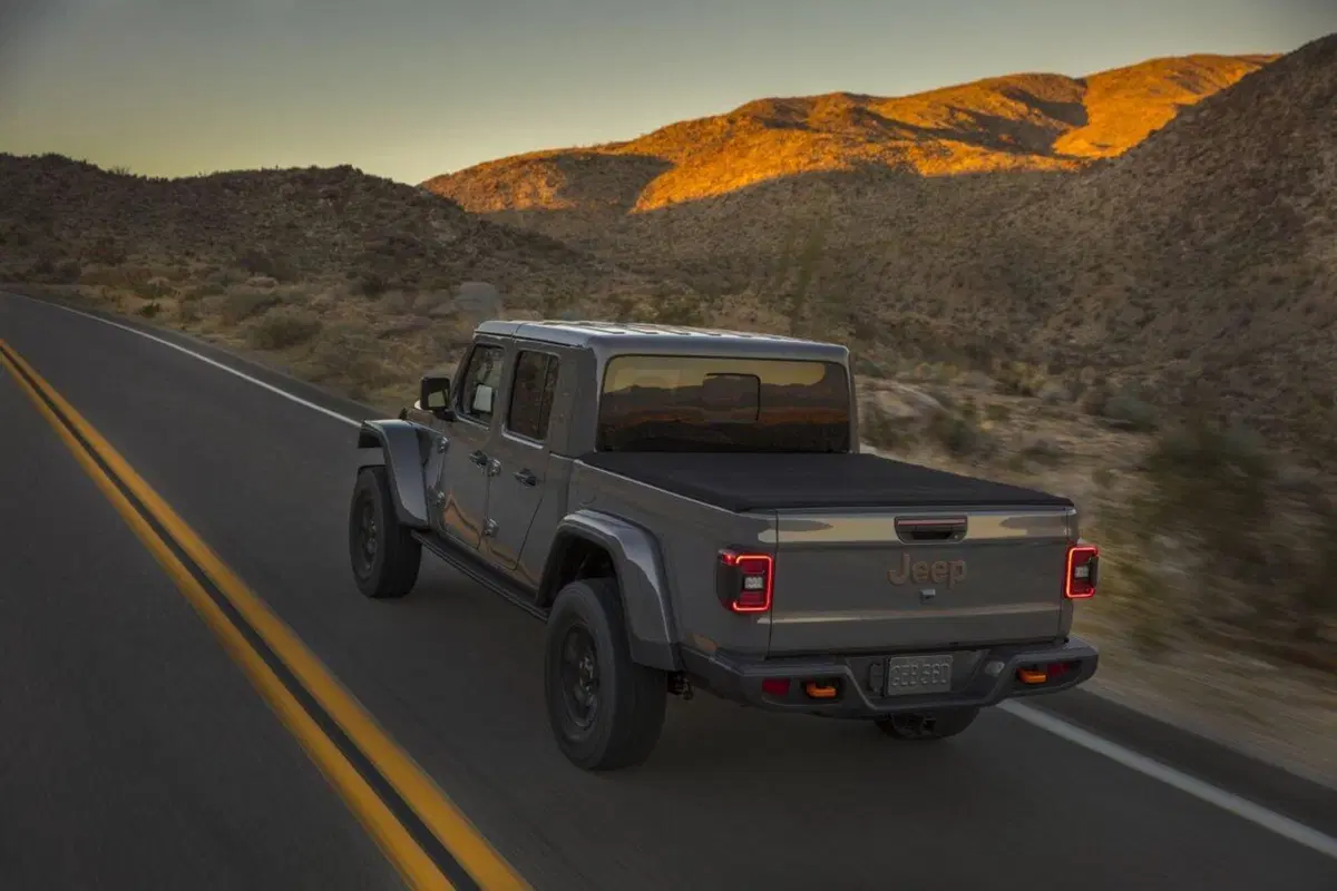 Jeep Gladiator Mojave, la pick-up si fa estrema (22)