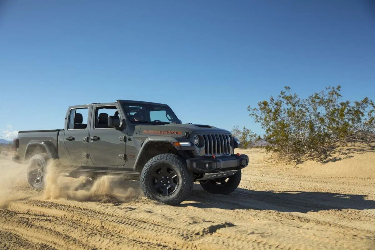Jeep Gladiator Mojave, la pick-up si fa estrema (17)