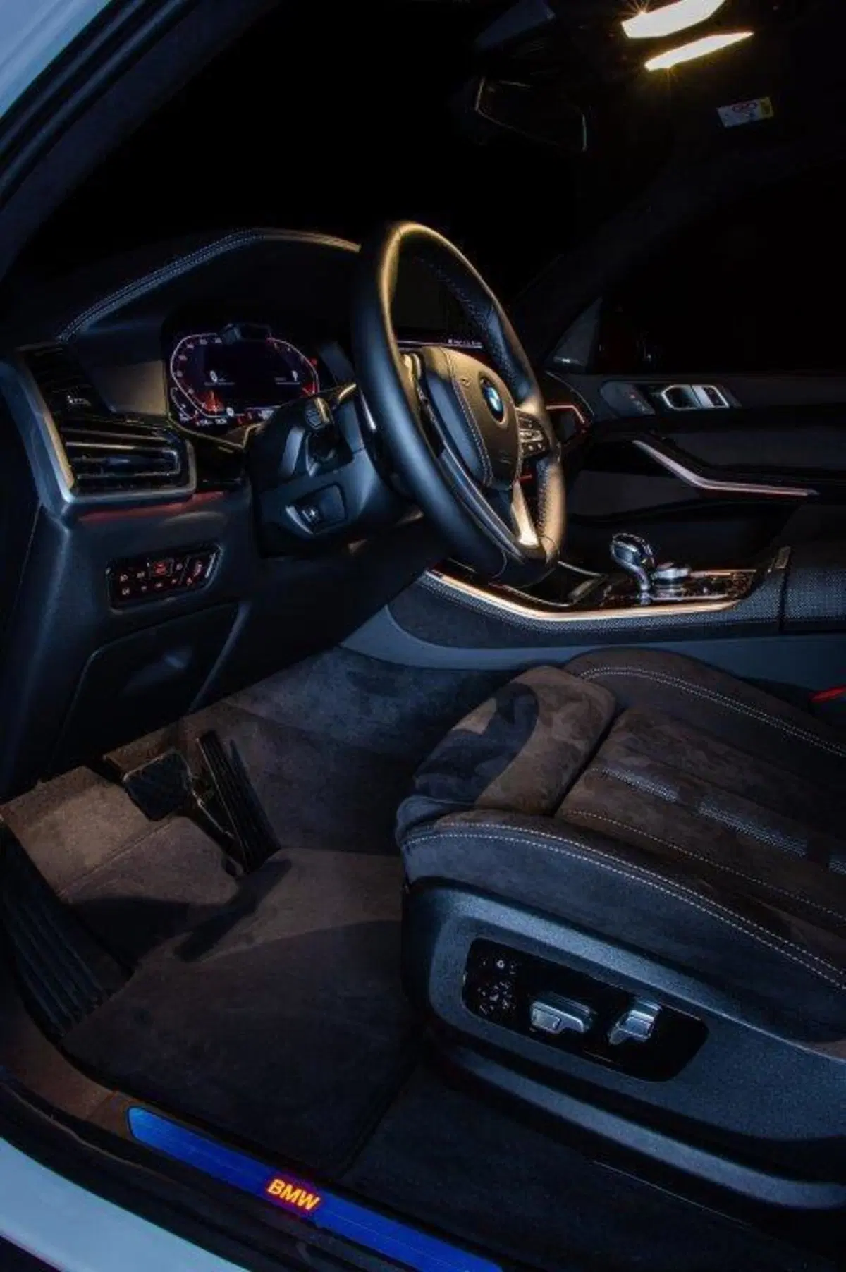 BMW e Alcantara creano la X5 Timeless Edition (3)