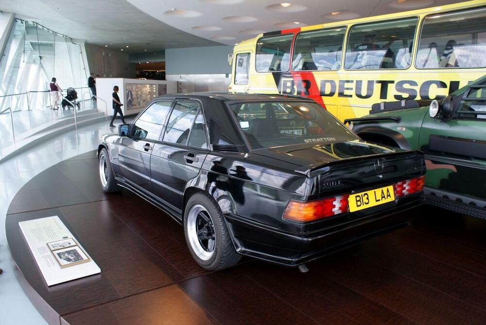 La Mercedes 190 fu un successo che valse alla Casa un posto nel box di RIngo, oltre che nel museo