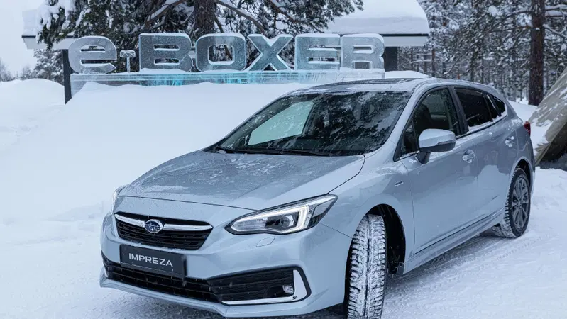 Subaru Impreza 2020: con il restyling arriva l'e-BOXER