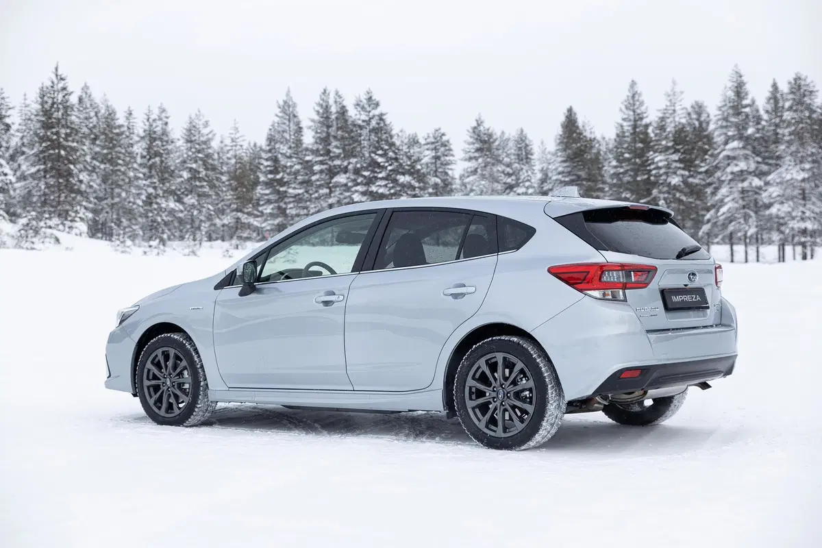 Subaru Impreza 2020: con il restyling arriva l'e-BOXER (2)