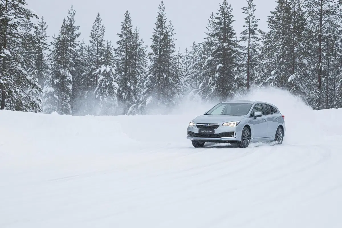 Subaru Impreza 2020: con il restyling arriva l'e-BOXER (8)