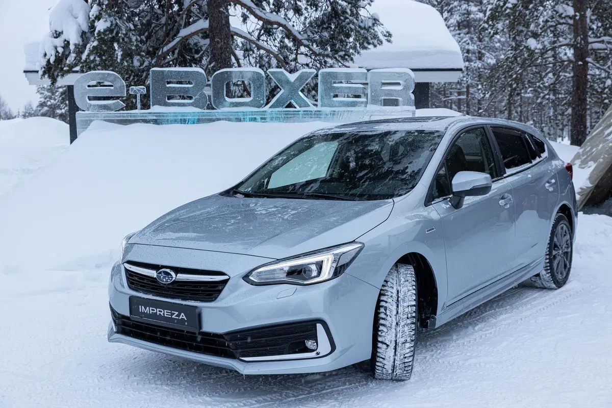 Subaru Impreza 2020: con il restyling arriva l'e-BOXER