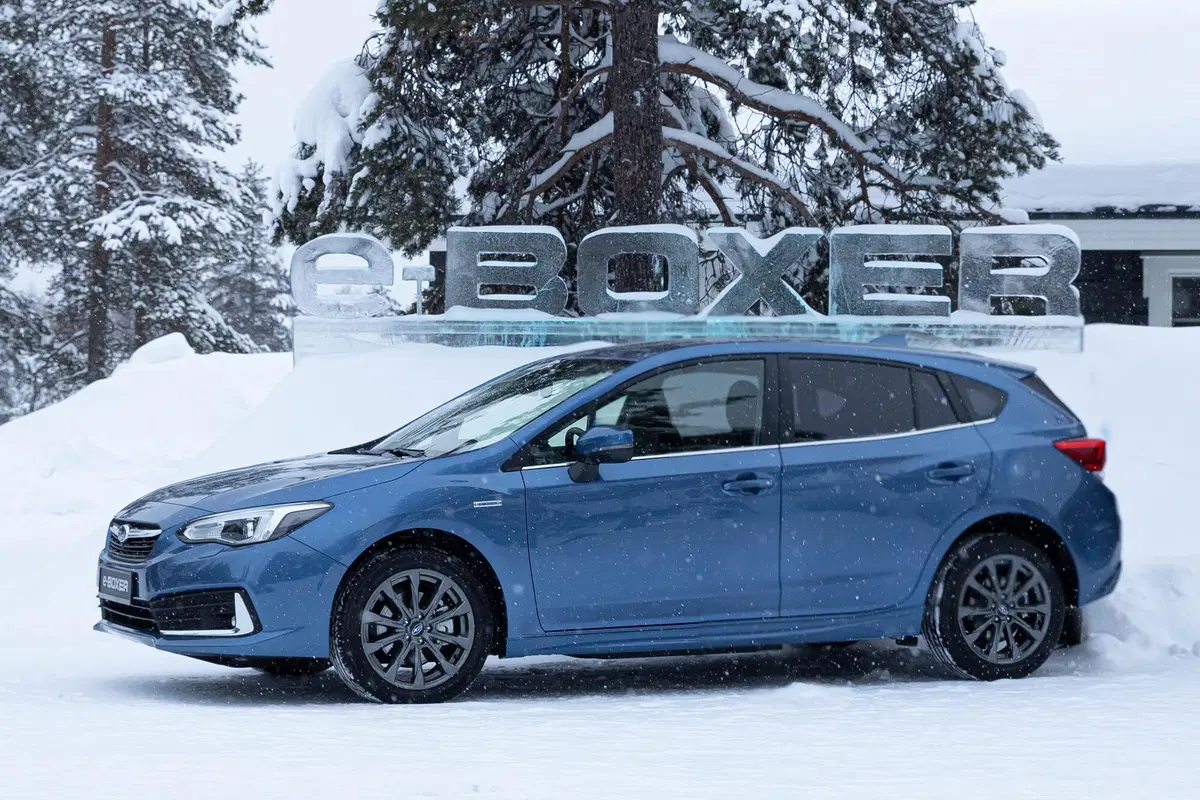 Subaru Impreza 2020: con il restyling arriva l'e-BOXER (3)