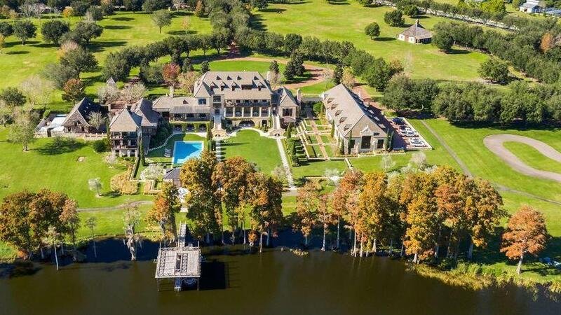 In Florida la villa di lusso dei sogni: c&#039;&egrave; anche una pista privata