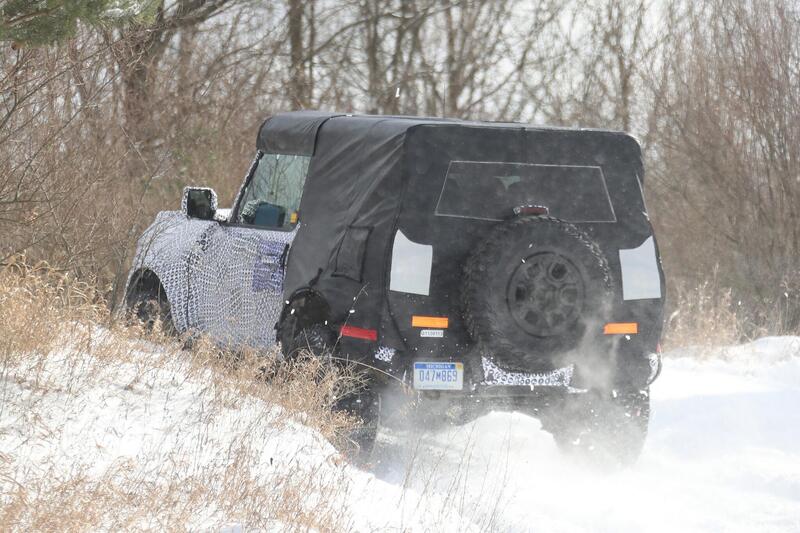 I collaudi del futuro Ford Bronco tre porte in fuoristrada