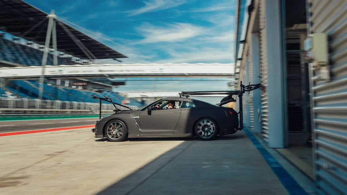 Una Nissan GT-R per filmare la Nismo 2020 in pista [Video] (14)