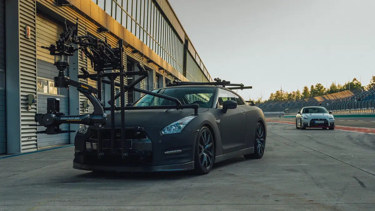 Una Nissan GT-R per filmare la Nismo 2020 in pista [Video] (2)