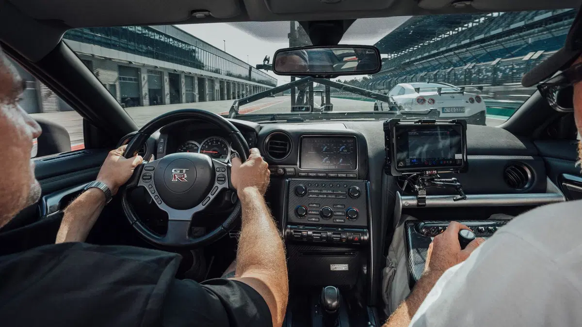 Una Nissan GT-R per filmare la Nismo 2020 in pista [Video] (6)