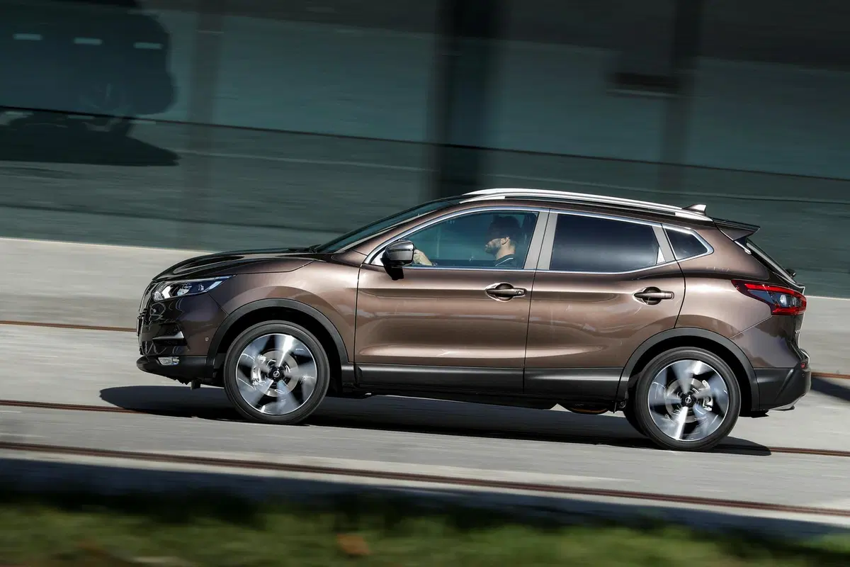 Nissan Qashqai 1.3 DIG-T 140 CV N-Tec (2)