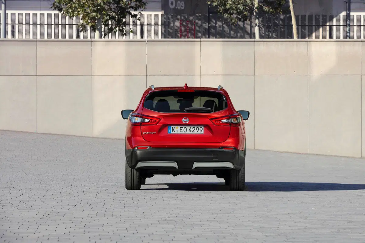 Nissan Qashqai 1.3 DIG-T 140 CV N-Tec (5)