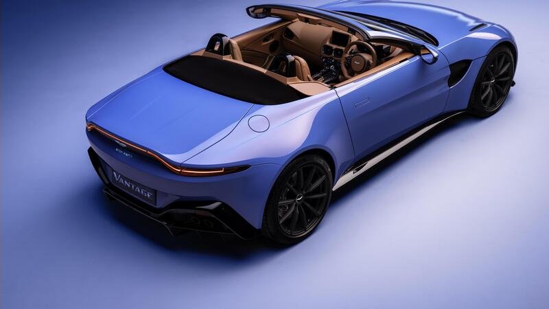 Aston Martin Vantage Roadster, la sportiva si scopre [Video]