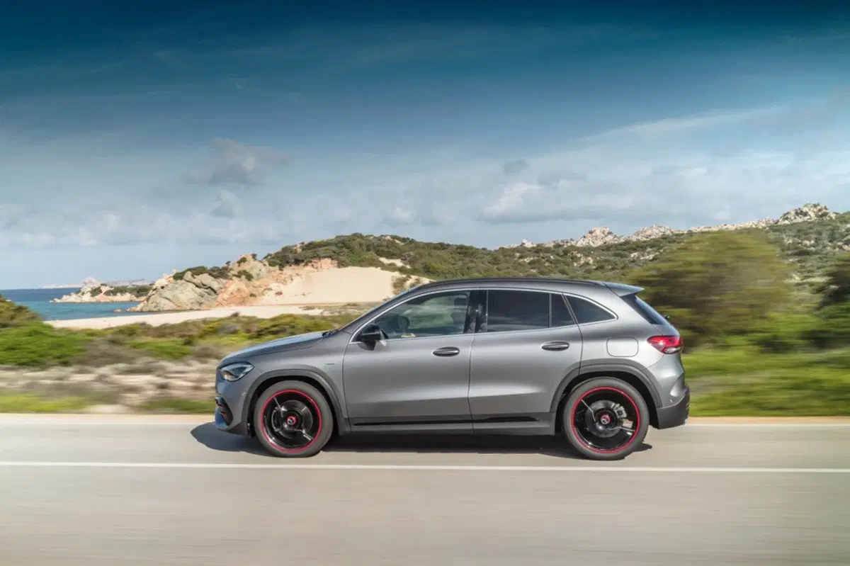 Mercedes GLA 2020, i prezzi: si parte da 38.270 euro (11)