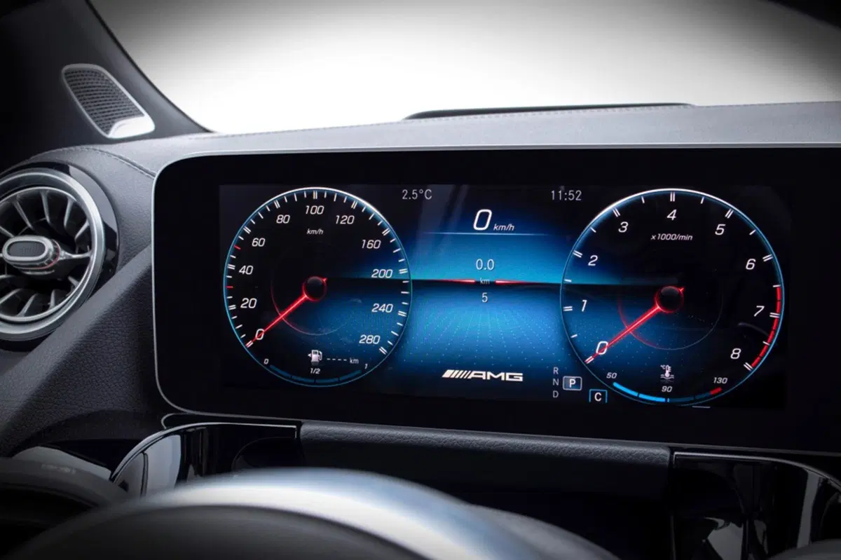Mercedes GLA 2020, i prezzi: si parte da 38.270 euro (17)
