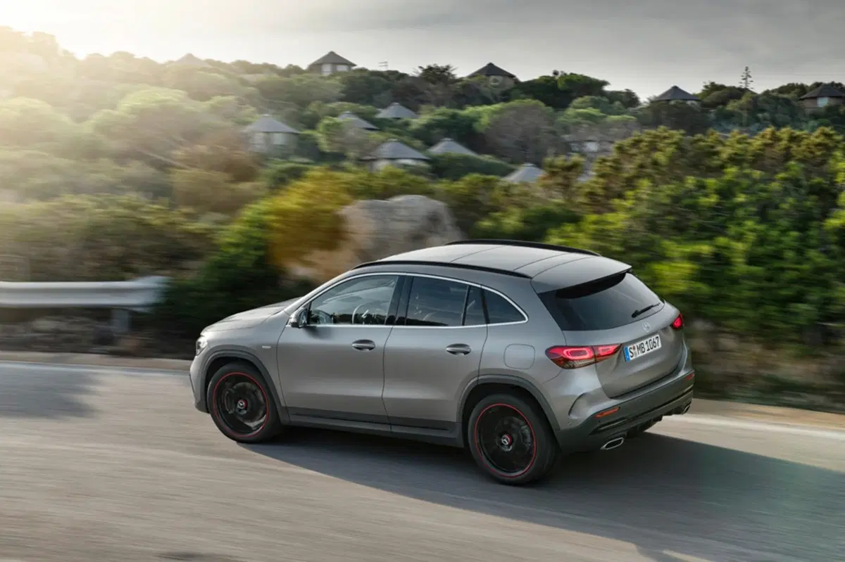 Mercedes GLA 2020, i prezzi: si parte da 38.270 euro (28)