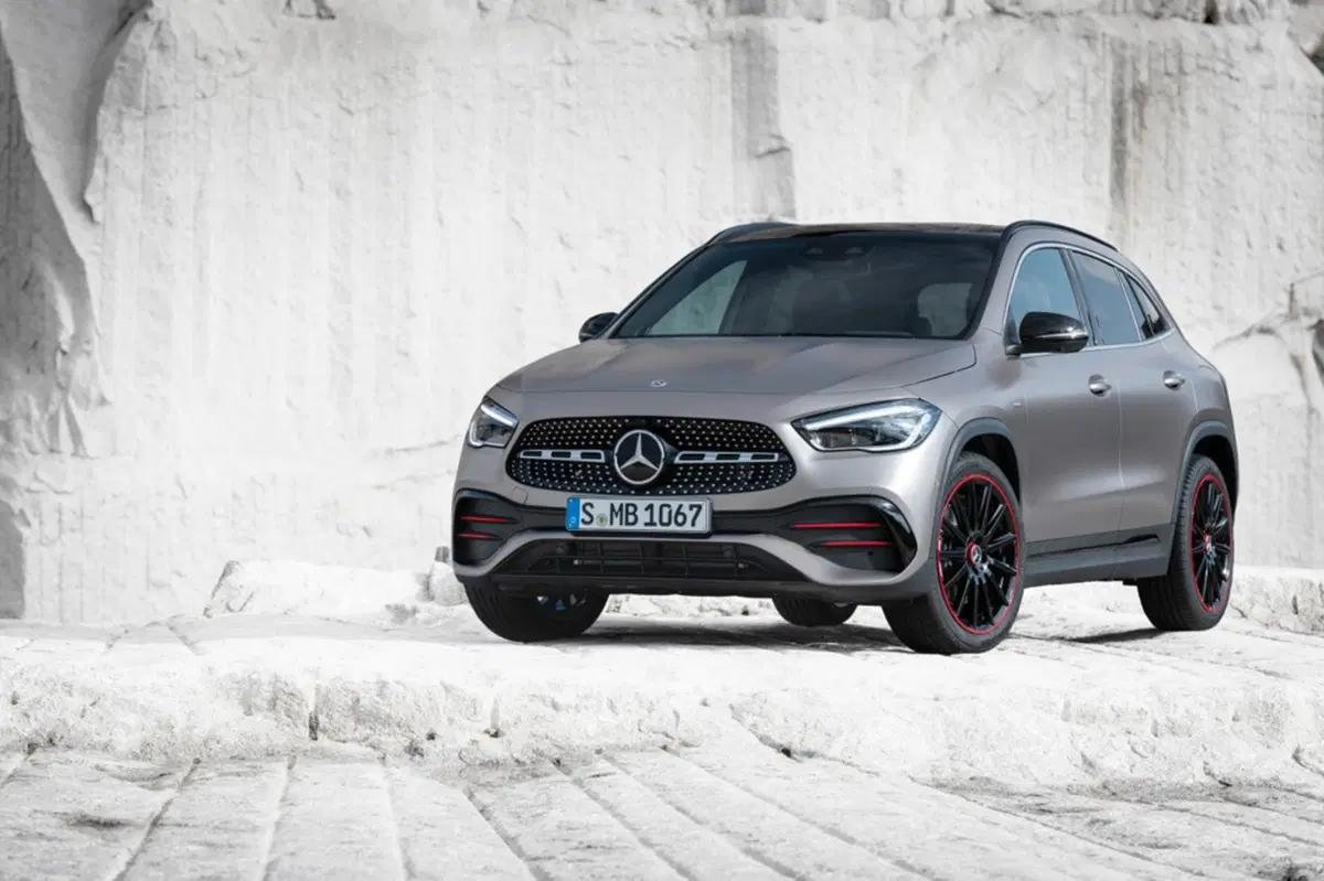 Mercedes GLA 2020, i prezzi: si parte da 38.270 euro (33)
