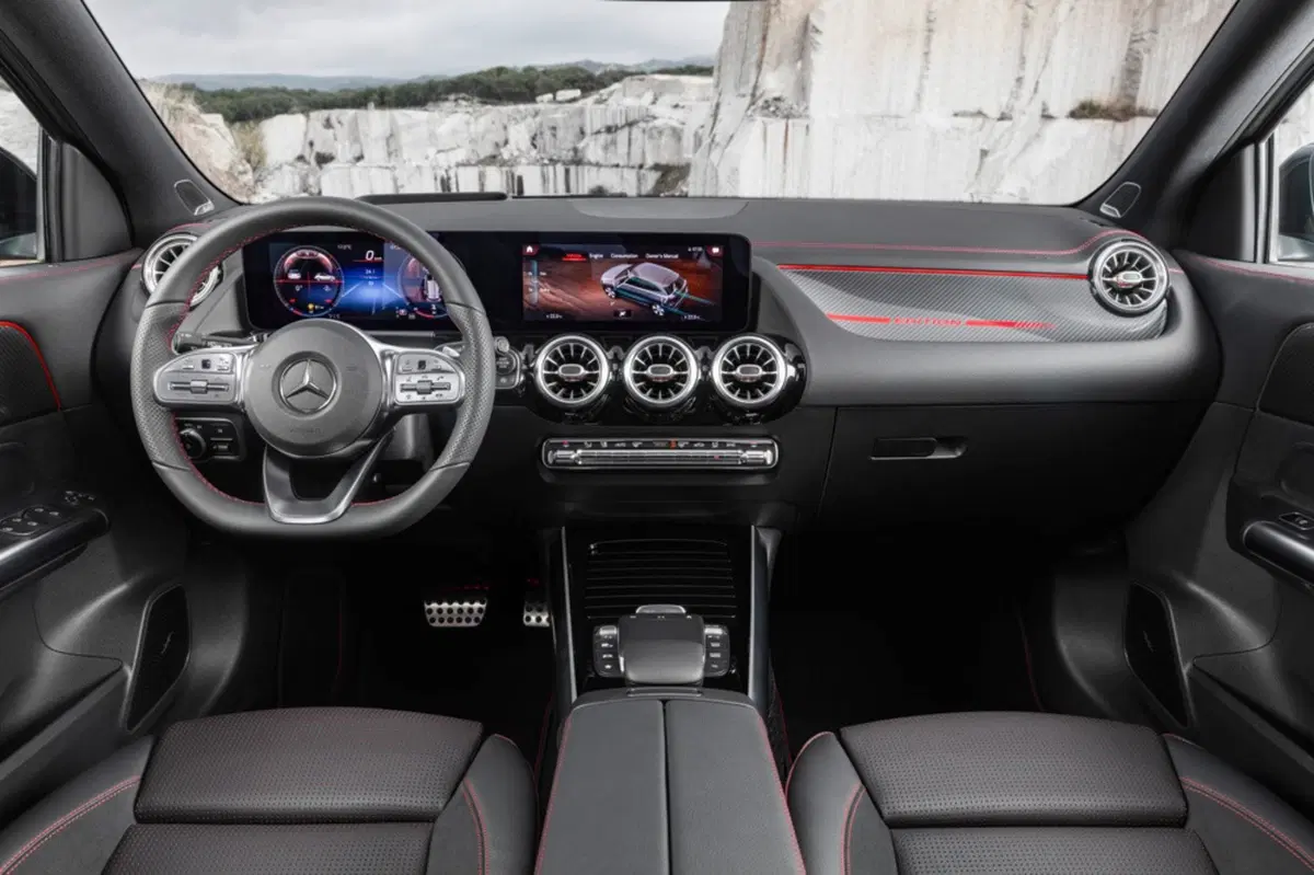 Mercedes GLA 2020, i prezzi: si parte da 38.270 euro (38)