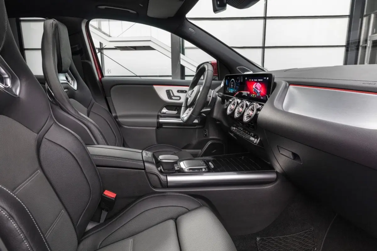 Mercedes GLA 2020, i prezzi: si parte da 38.270 euro (41)