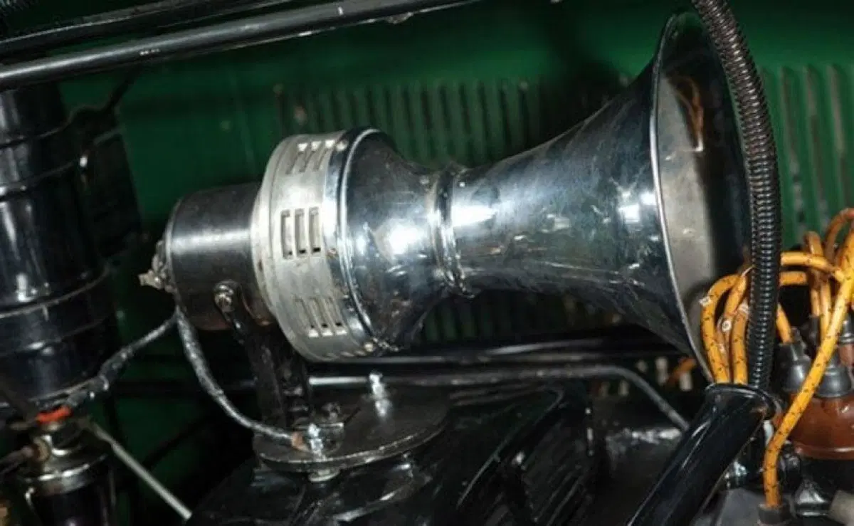 Al Capone: la sua Cadillac Sedan V8 blindata è in vendita (4)
