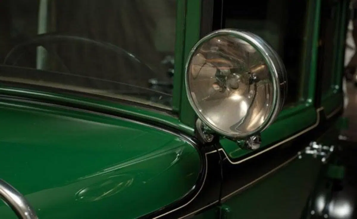 Al Capone: la sua Cadillac Sedan V8 blindata è in vendita (5)