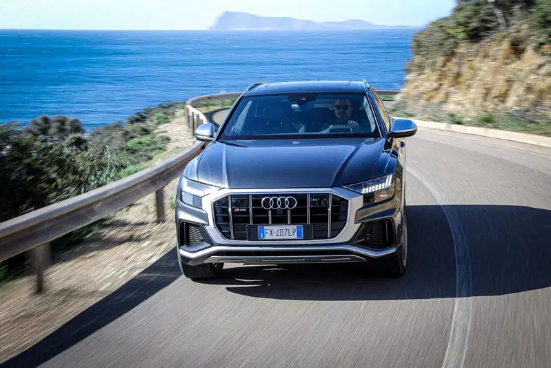 Come va su strada l'Audi SQ8