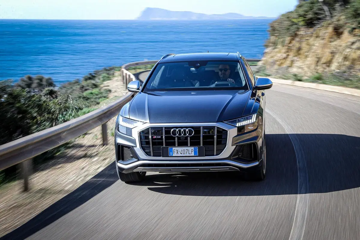 Audi SQ8, TEST: sportiva, diesel, ibrida e anche super bilancia [Video] (10)