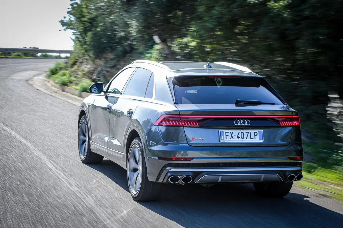 Audi SQ8, TEST: sportiva, diesel, ibrida e anche super bilancia [Video] (3)