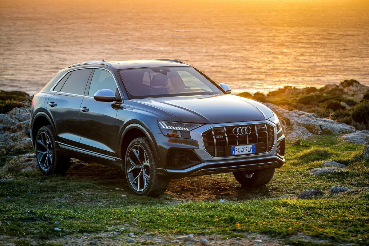 Audi SQ8, TEST: sportiva, diesel, ibrida e anche super bilancia [Video] (7)