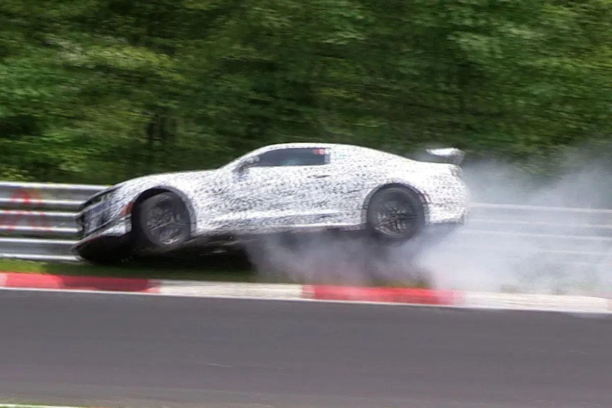 Nuova Chevrolet Camaro Z28, “botto” al Nurburgring (4)