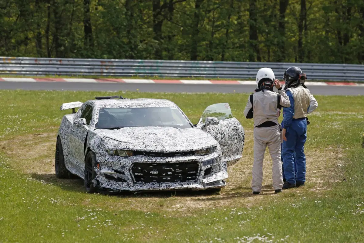 Nuova Chevrolet Camaro Z28, “botto” al Nurburgring (8)