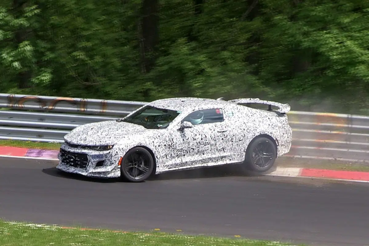 Nuova Chevrolet Camaro Z28, “botto” al Nurburgring (6)