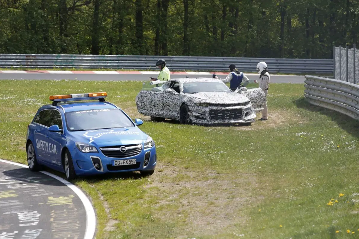 Nuova Chevrolet Camaro Z28, “botto” al Nurburgring (10)