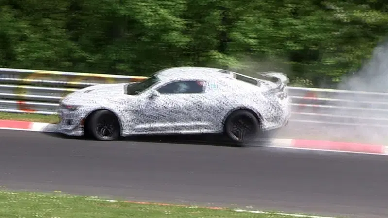 Nuova Chevrolet Camaro Z28, &ldquo;botto&rdquo; al Nurburgring