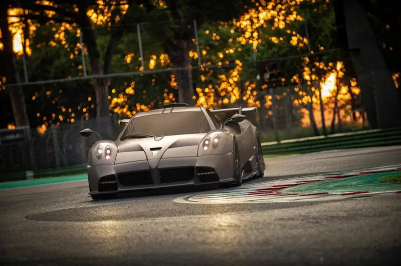 La Pagani Imola in azione sull'omonimo circuito italiano
