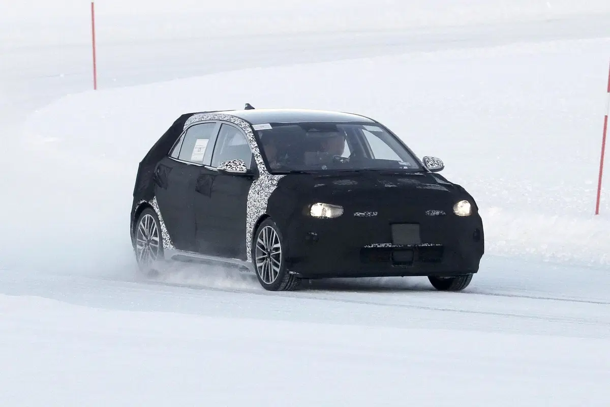 Kia Rio: verso la nuova generazione [Foto spia] (6)