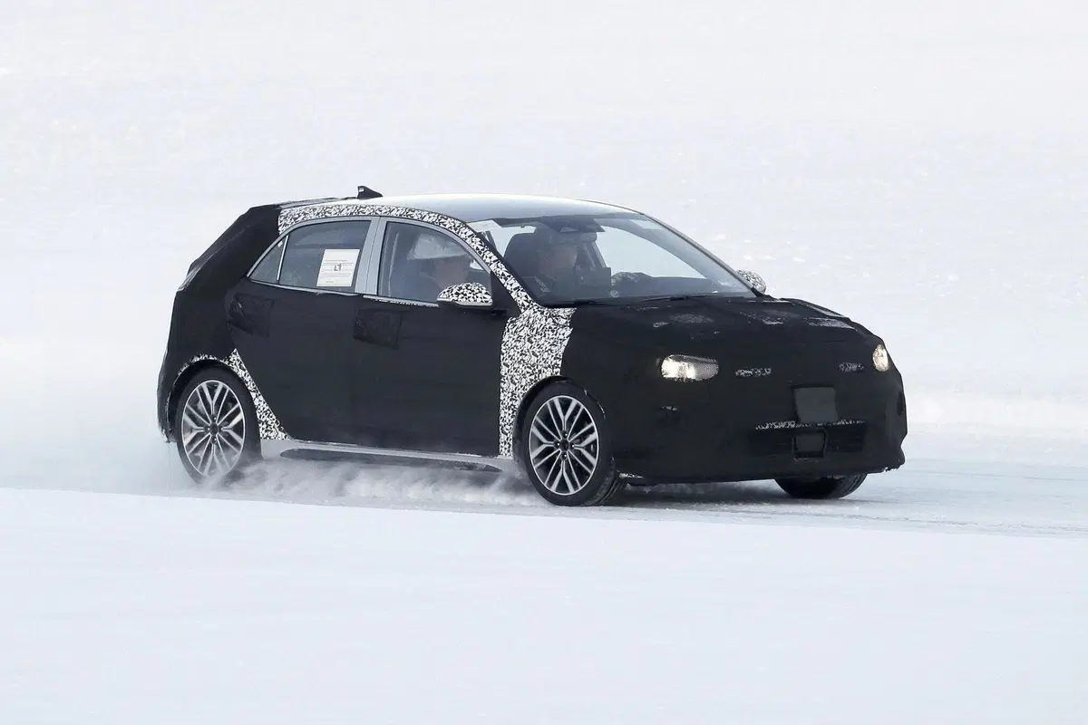 Kia Rio: verso la nuova generazione [Foto spia] (8)