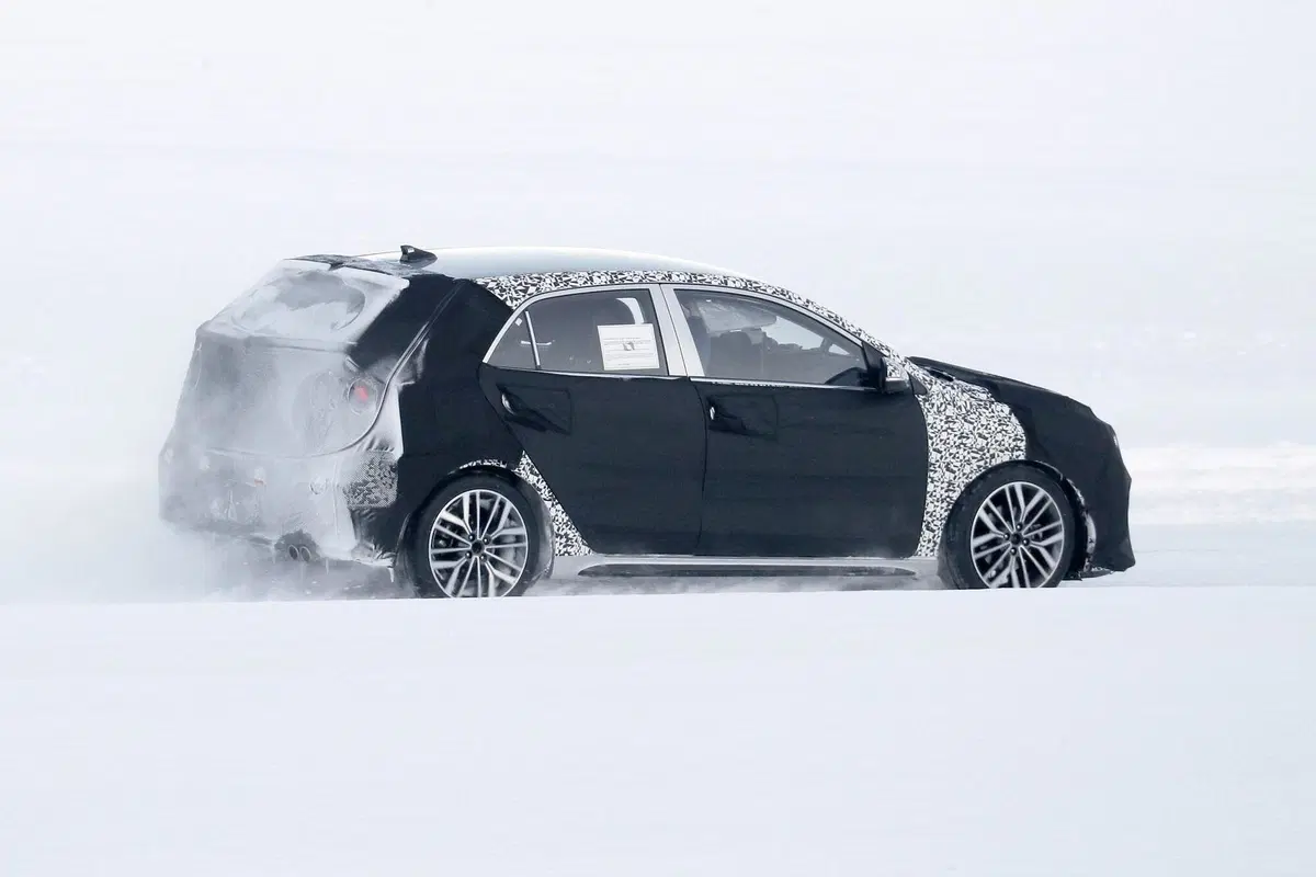 Kia Rio: verso la nuova generazione [Foto spia] (7)