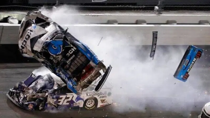 500 Miglia di Daytona, grave incidente per Newman [Video]