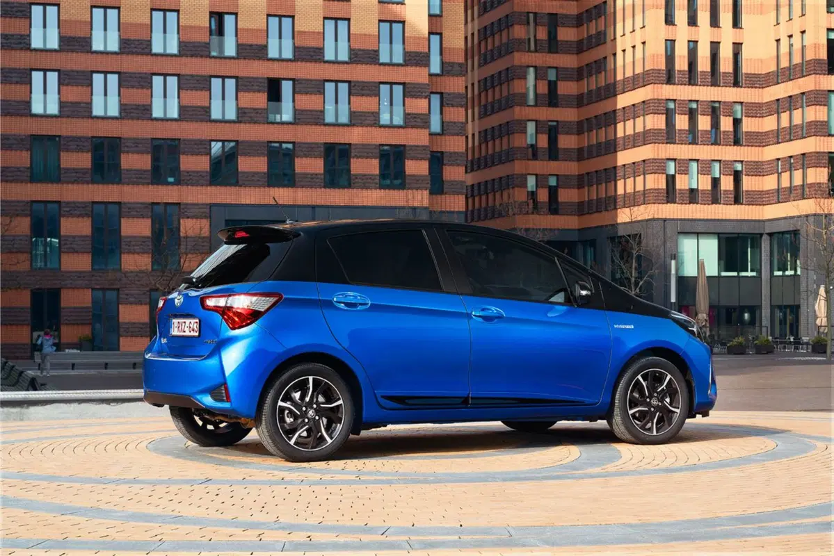 Toyota: in Italia è leader per le ibride (22)