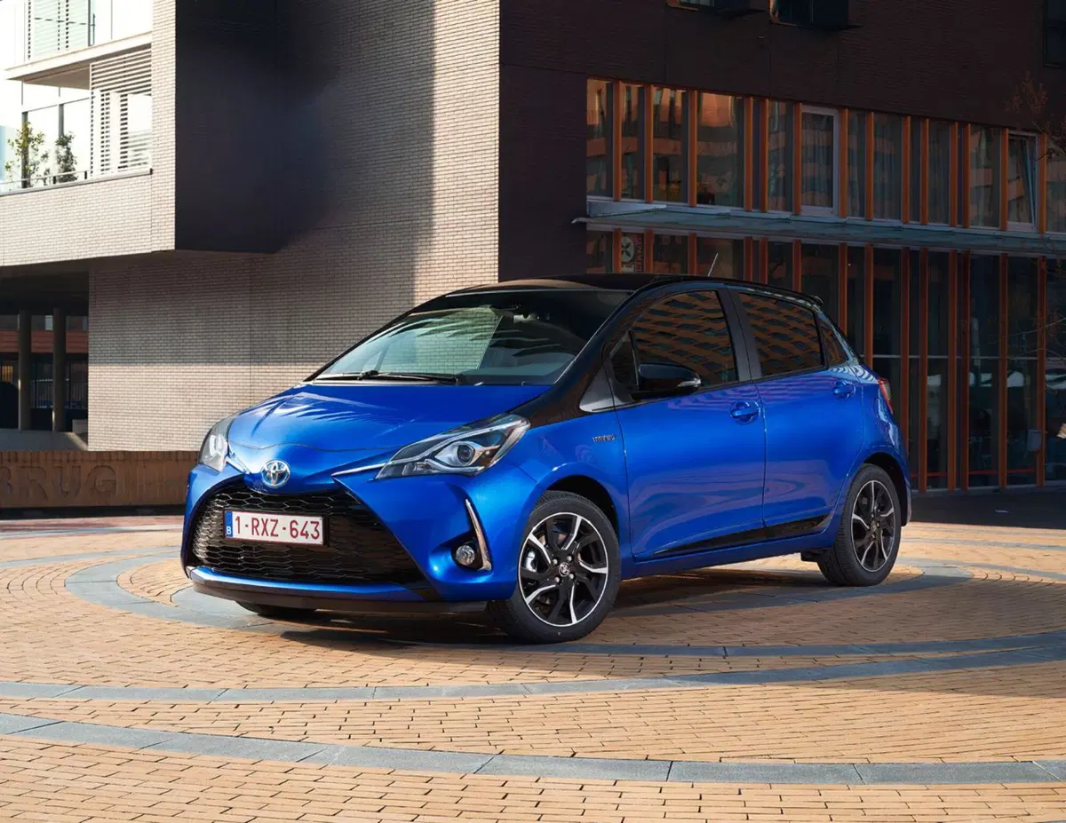 Toyota: in Italia è leader per le ibride (23)