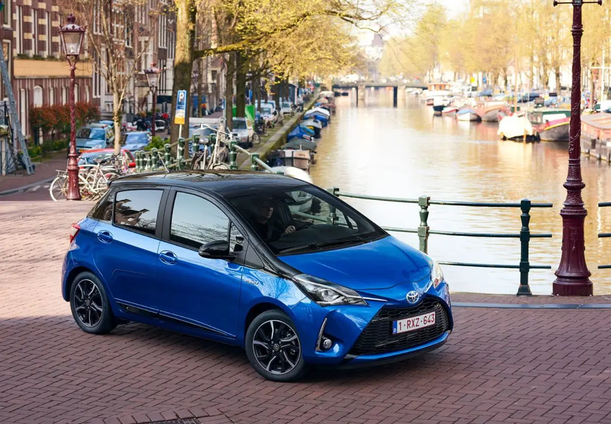 Toyota: in Italia è leader per le ibride (31)