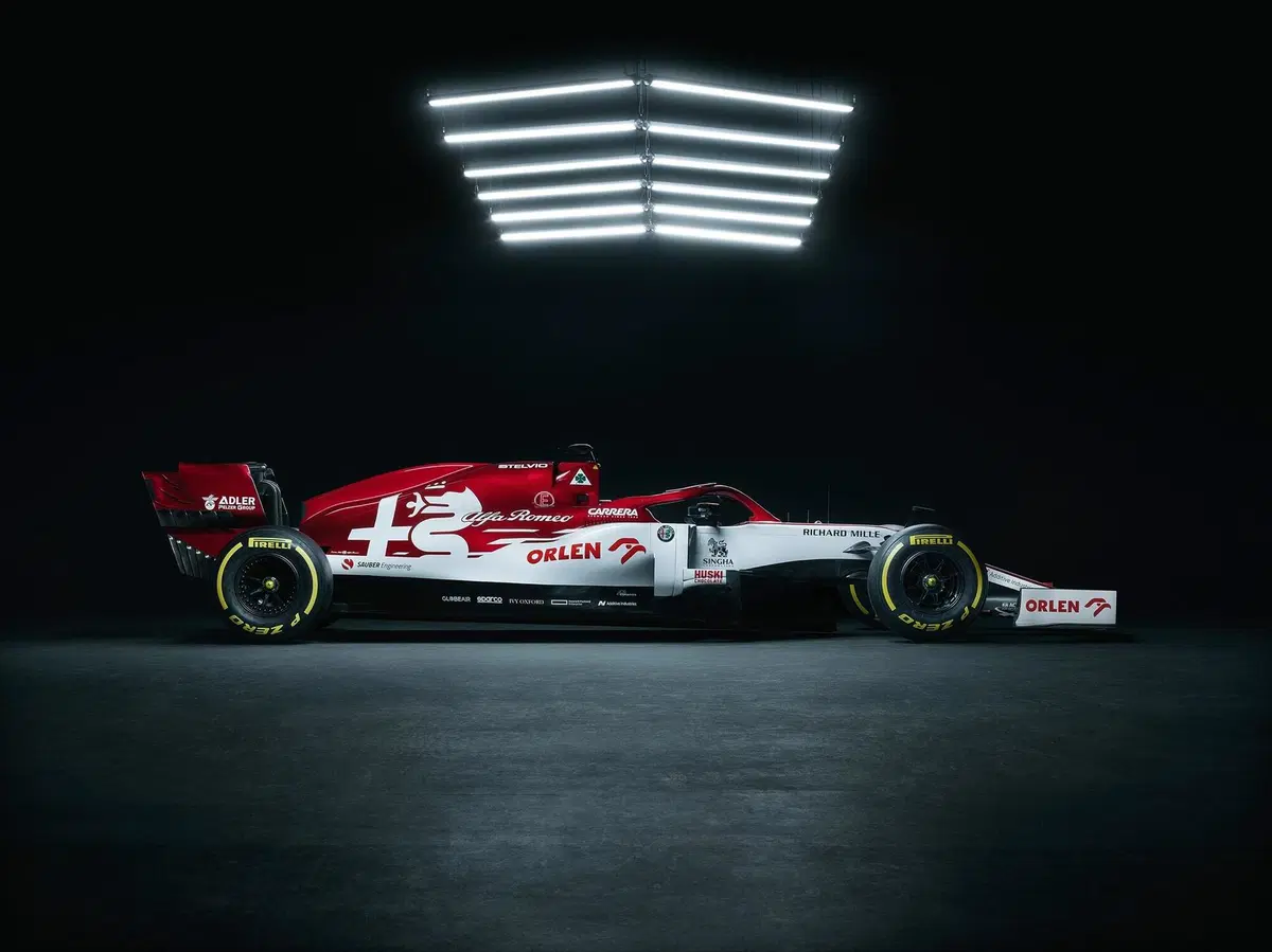 Formula 1 2020: Alfa Romeo, tolti i veli alla C39 (2)