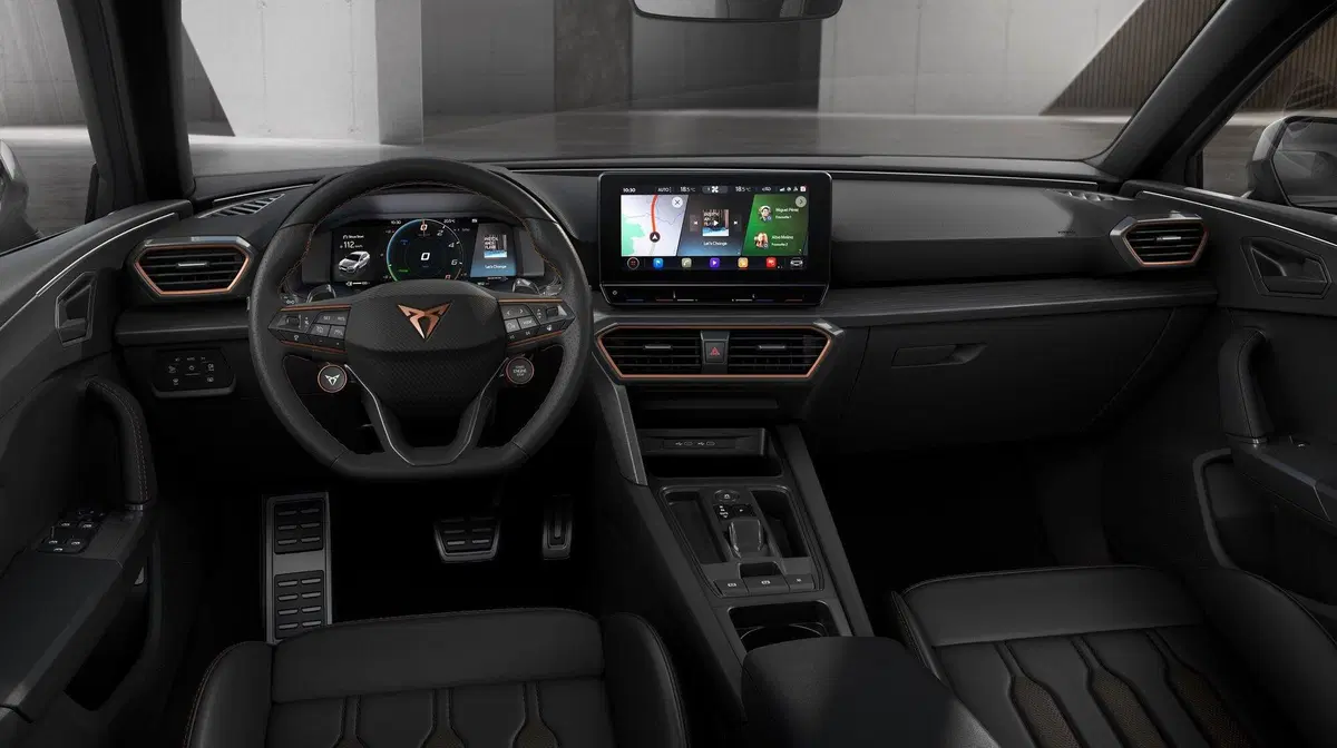 Cupra Leon 2020: sportiva da 300 CV e ibrida plug-in da 245 CV (6)