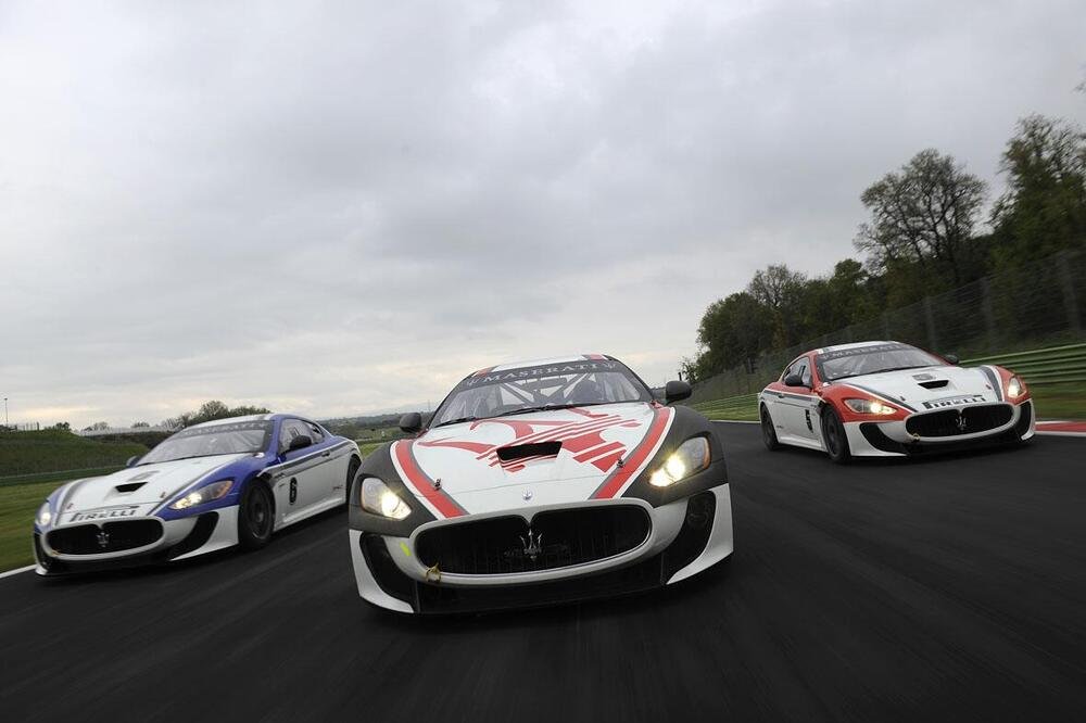 Le Maserati Trofeo in pista a Monza: dalla vecchia alla nuova MC20