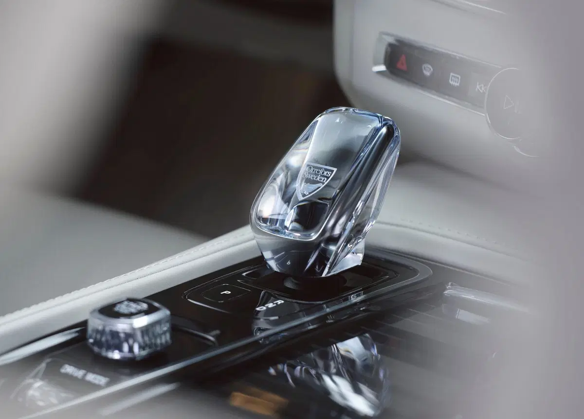 Volvo S90 e V90 2020: restyling e motori mild-hybrid (12)