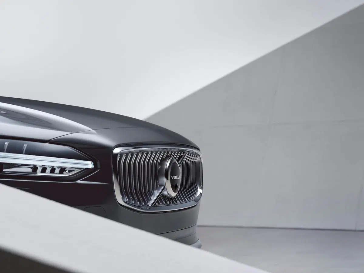 Volvo S90 e V90 2020: restyling e motori mild-hybrid (6)
