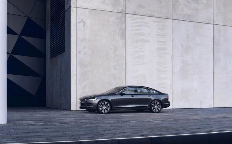 Volvo S90 e V90 2020: restyling e motori mild-hybrid