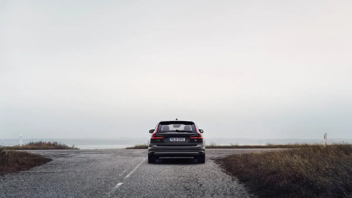Volvo S90 e V90 2020: restyling e motori mild-hybrid (18)
